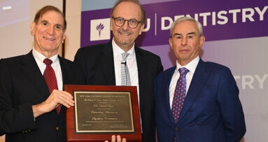 Prof. Dr. Daniel Buser wird mit Eskow Implant Dentistry Award geehrt