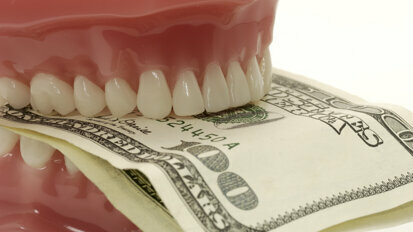 牙科业务消化了多变的2023年