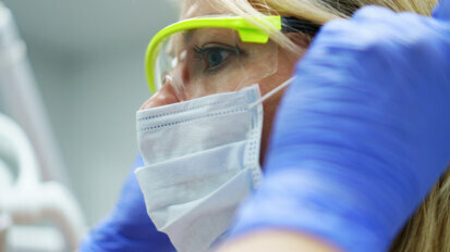 武汉大学研究人员制定对于牙医和牙科学生的新冠病毒防护指南