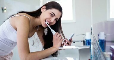 Селфитата по време на миене на зъбите могат да подобрят оралното здраве