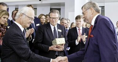 Zu Gast bei Planmeca: Schwedischer König informiert sich über neusten Standard digitaler Technologien