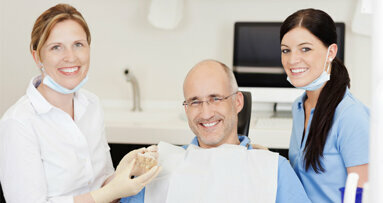 Patienten weiterhin zufrieden mit den Zahnärzten