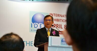 新加坡卫生部长出席新加坡牙科展（IDEM）开幕式